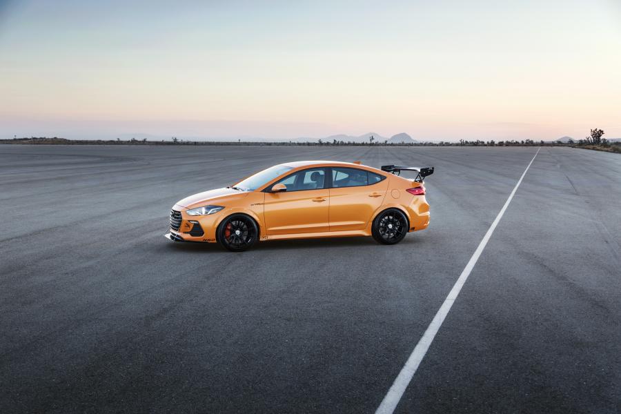  Hyundai Elantra Sport BTR Edition (AD) 2017 года  (фото 4 из 6)
